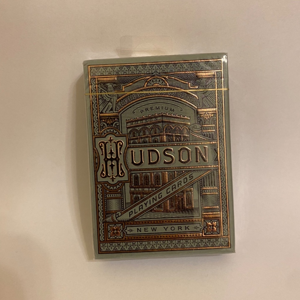 Hudson Premium Playing Cards - Picture 2 of 6